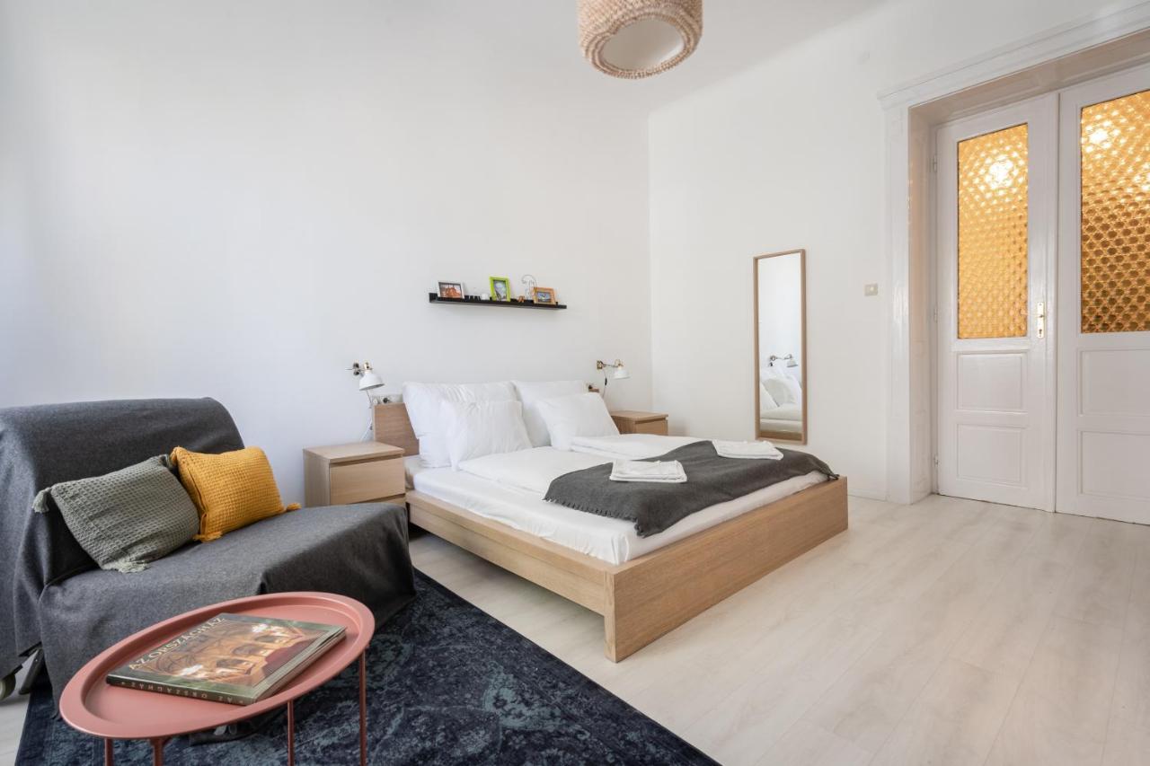 Gellert Mountain Apartment Budapest Eksteriør billede