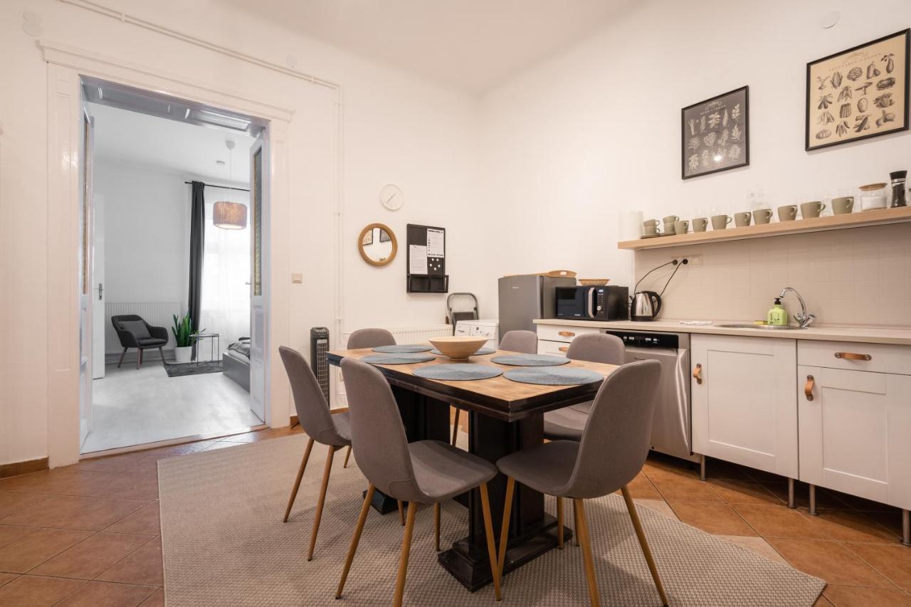 Gellert Mountain Apartment Budapest Eksteriør billede